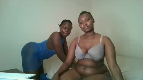 Snapshot of kinky_roey chatting on 12, 3, 2025 kinky_roey online show from 12, 3, 2025