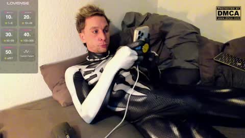 Snapshot of kinky_spidey chatting on 15, 12, 2024 kinky_spidey online show from 15, 12, 2024