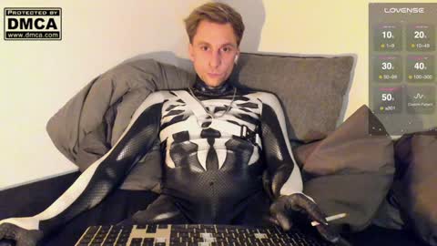 Snapshot of kinky_spidey chatting on 19, 1, 2025 kinky_spidey online show from 19, 1, 2025