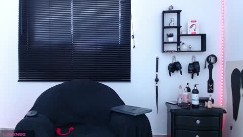 Snapshot of kinkyallisonsub chatting on 11, 12, 2024 Allison  Diego online show from 11, 12, 2024