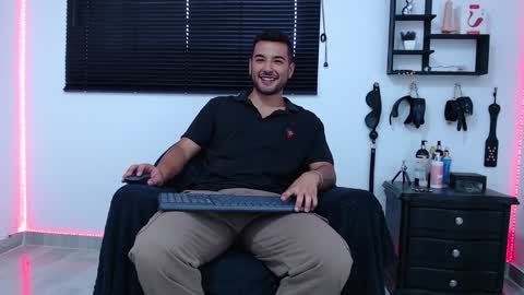 Snapshot of kinkyallisonsub chatting on 21, 12, 2024 Allison  Diego online show from 21, 12, 2024