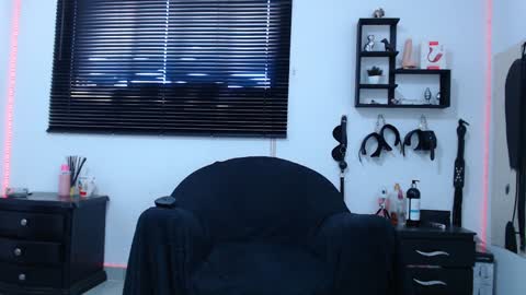 Snapshot of kinkyallisonsub chatting on 27, 1, 2025 Allison  Diego online show from 27, 1, 2025