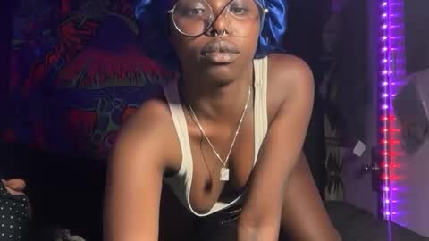 Snapshot of kinkycoupleinteracial chatting on 20, 9, 2025 interracialfacial online show from 20, 9, 2025