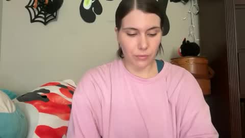 Snapshot of kinkycreative chatting on 6, 11, 2025 kinkycreative online show from 6, 11, 2025