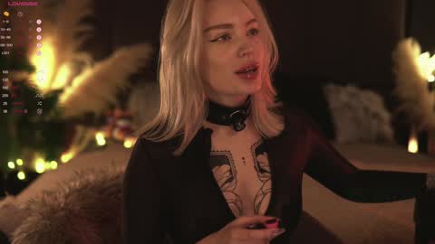 kinkylina_ online show from 20, 1, 2025