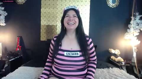 Snapshot of kinkyy_mom chatting on 20, 10, 2025 kinkyy_mom online show from 20, 10, 2025