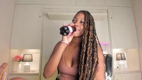 M A R A  online show from 10, 3, 2026