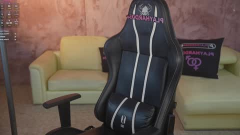 Sweet girls online show from 15, 2, 2026