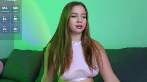Snapshot of kira_briis chatting on 8, 7, 2026 Kira Briis online show from 8, 7, 2026