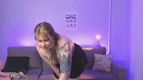 Snapshot of kira_citro chatting on 11, 1, 2025 Kira NEXT STREAM December 4 5pm CET 11am EST online show from 11, 1, 2025