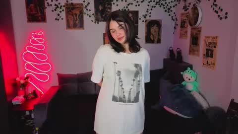 Kira VanKick online show from 27, 10, 2025