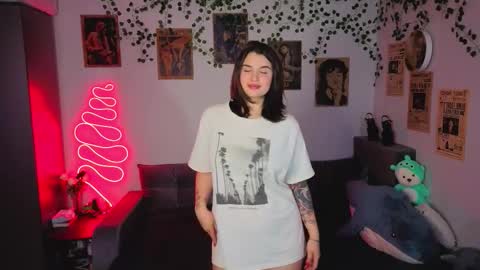 Kira VanKick online show from 28, 10, 2025