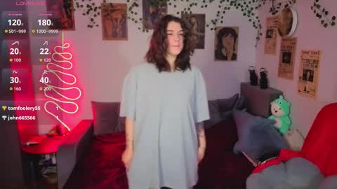 Kira VanKick online show from 11, 11, 2025