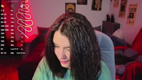 Kira VanKick online show from 27, 11, 2025