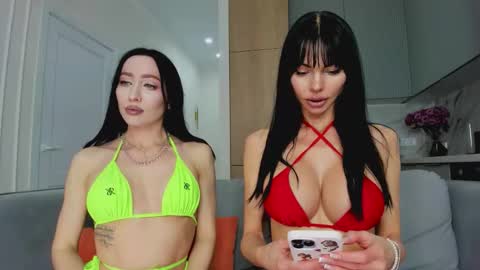 Snapshot of kira_mmr chatting on 27, 9, 2025 Kira and friends online show from 27, 9, 2025