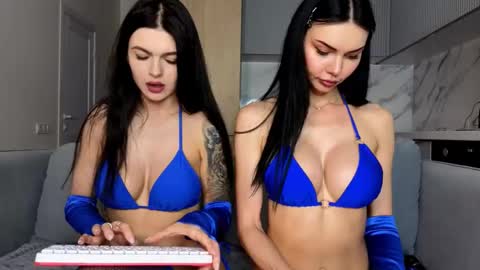 Snapshot of kira_mmr chatting on 27, 10, 2025 Kira and friends online show from 27, 10, 2025