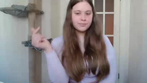 Kira Perry online show from 26, 4, 2026