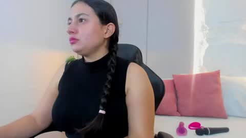 K I R A online show from 24, 6, 2026