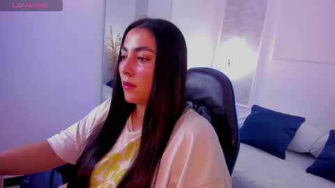 K I R A  online show from 27, 5, 2026