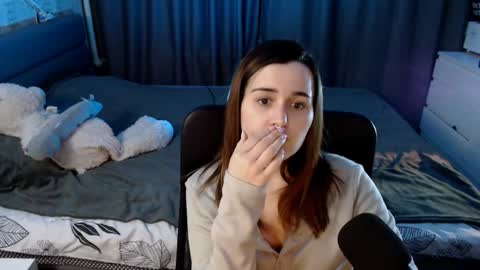 Kira  follow me  online show from 12, 12, 2024