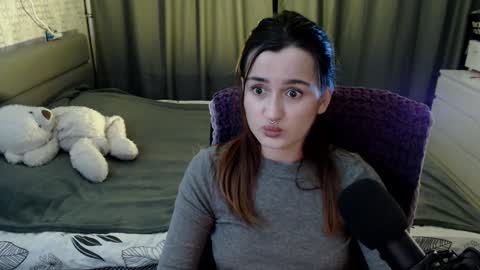 Kira  follow me  online show from 19, 12, 2024