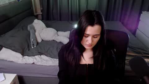 Kira  follow me  online show from 28, 12, 2024