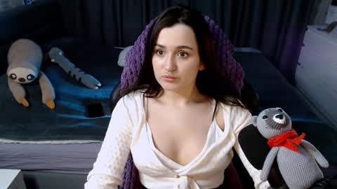 Kira  follow me  online show from 8, 1, 2025