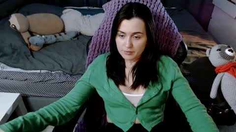 Kira  follow me  online show from 17, 1, 2025