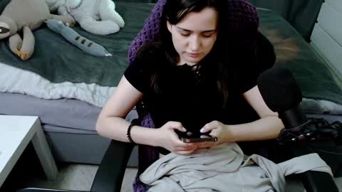 Kira  follow me  online show from 25, 1, 2025