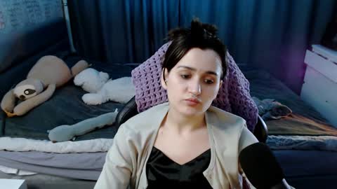 Kira  follow me  online show from 2, 2, 2025