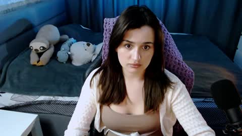 Kira  follow me  online show from 6, 2, 2025