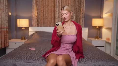 kira bloom online show from 19, 6, 2026