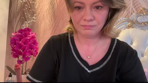 KiraDivine online show from 28, 2, 2026