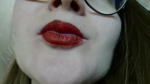 Snapshot of kiragoldens chatting on 19, 10, 2025 KiraGoldens online show from 19, 10, 2025