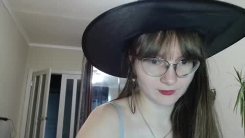 Snapshot of kiragoldens chatting on 30, 10, 2025 KiraGoldens online show from 30, 10, 2025