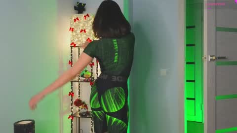 Snapshot of kiramiras chatting on 1, 1, 2025 Kiara online show from 1, 1, 2025