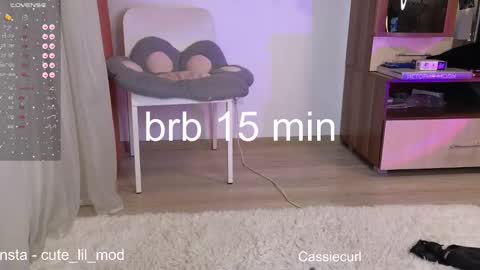 Kira cute online show from 1, 2, 2025