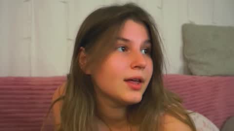 Snapshot of kirazephyr chatting on 15, 10, 2025 Kira online show from 15, 10, 2025