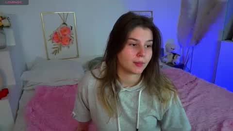 Snapshot of kirazephyr chatting on 26, 10, 2025 Kira online show from 26, 10, 2025