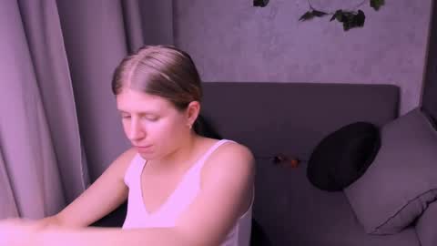 Snapshot of kirraa_ chatting on 3, 12, 2024 Kira online show from 3, 12, 2024