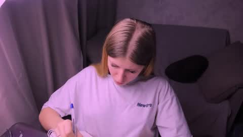 Snapshot of kirraa_ chatting on 2, 2, 2025 Kira online show from 2, 2, 2025