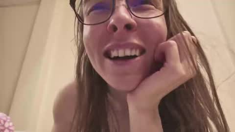 Wet Girl online show from 19, 2, 2025
