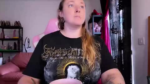 Snapshot of kissica chatting on 3, 11, 2025 kissica online show from 3, 11, 2025