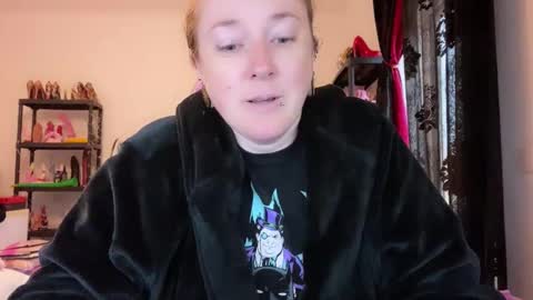 Snapshot of kissica chatting on 4, 12, 2025 kissica online show from 4, 12, 2025