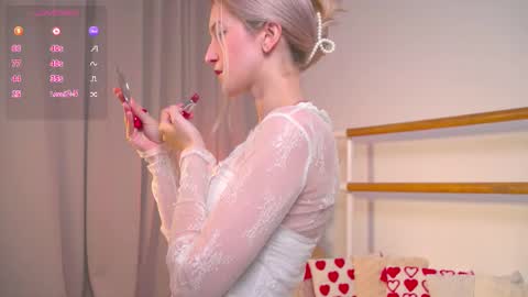 Snapshot of kisskiss_muah chatting on 26, 9, 2025 Kate online show from 26, 9, 2025