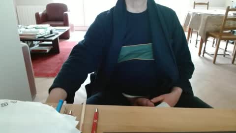 kisslog1 online show from 10, 4, 2026