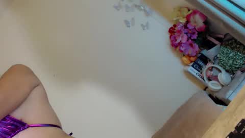 Snapshot of kissmebetter chatting on 14, 12, 2024 Saint Onicka online show from 14, 12, 2024