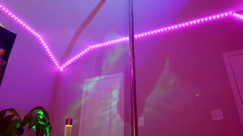 Snapshot of kissmerosy chatting on 5, 11, 2025 Rose online show from 5, 11, 2025