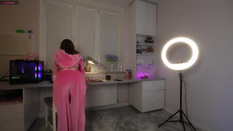 Snapshot of kissmesloww chatting on 2, 11, 2025 Snezhana online show from 2, 11, 2025