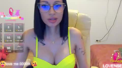 kisssnicol online show from 26, 10, 2025